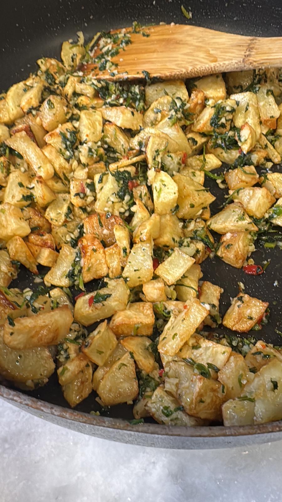 Spicy potato with cilantro & garlic